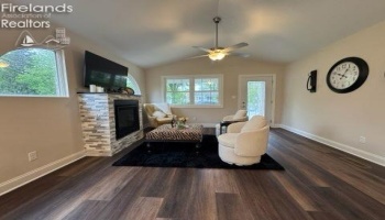 844 Monroe Street, Port Clinton, 43452, 3 Bedrooms Bedrooms, ,2 BathroomsBathrooms,Residential,For Sale,Monroe,20251624