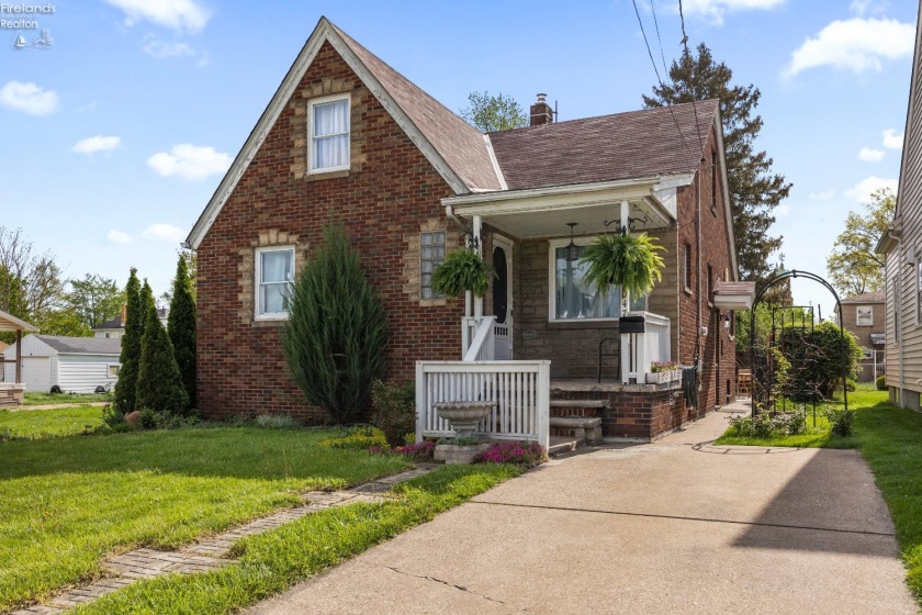 3047 Caroline Avenue, Lorain, 44055, 3 Bedrooms Bedrooms, ,2 BathroomsBathrooms,Residential,For Sale,Caroline,20251617