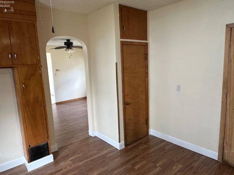 317 Dale Avenue, Willard, 44890, 4 Bedrooms Bedrooms, ,2 BathroomsBathrooms,Residential,For Sale,Dale,20251559