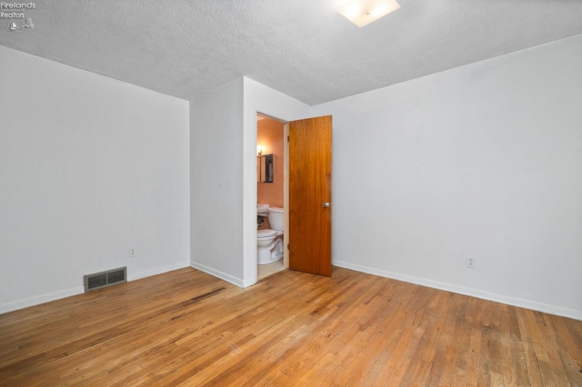5524 Hartford Avenue, Vermilion, 44089, 3 Bedrooms Bedrooms, ,2 BathroomsBathrooms,Residential,For Sale,Hartford,20251655