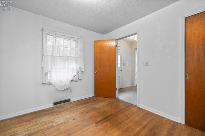 5524 Hartford Avenue, Vermilion, 44089, 3 Bedrooms Bedrooms, ,2 BathroomsBathrooms,Residential,For Sale,Hartford,20251655