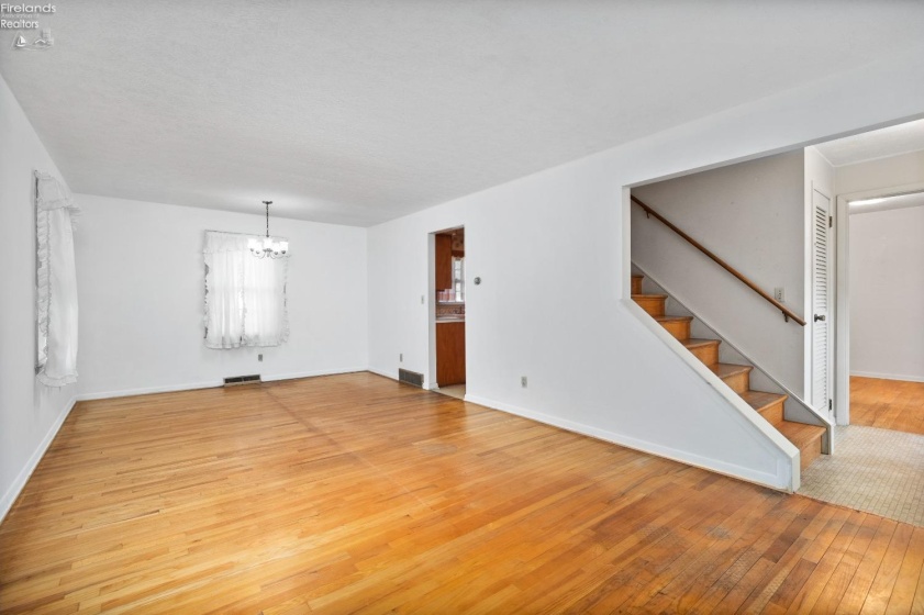 5524 Hartford Avenue, Vermilion, 44089, 3 Bedrooms Bedrooms, ,2 BathroomsBathrooms,Residential,For Sale,Hartford,20251655