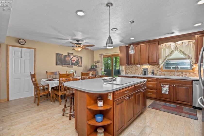 10519 Darrow Road, Vermilion, 44089, 4 Bedrooms Bedrooms, ,2 BathroomsBathrooms,Residential,For Sale,Darrow,20251652