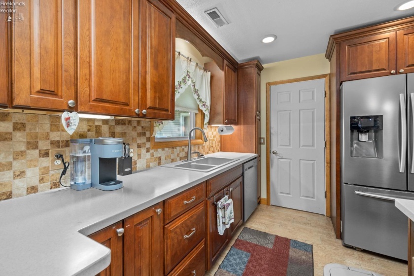 10519 Darrow Road, Vermilion, 44089, 4 Bedrooms Bedrooms, ,2 BathroomsBathrooms,Residential,For Sale,Darrow,20251652