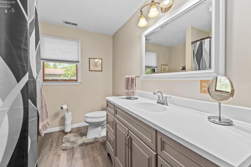 10519 Darrow Road, Vermilion, 44089, 4 Bedrooms Bedrooms, ,2 BathroomsBathrooms,Residential,For Sale,Darrow,20251652