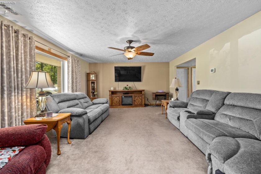 10519 Darrow Road, Vermilion, 44089, 4 Bedrooms Bedrooms, ,2 BathroomsBathrooms,Residential,For Sale,Darrow,20251652