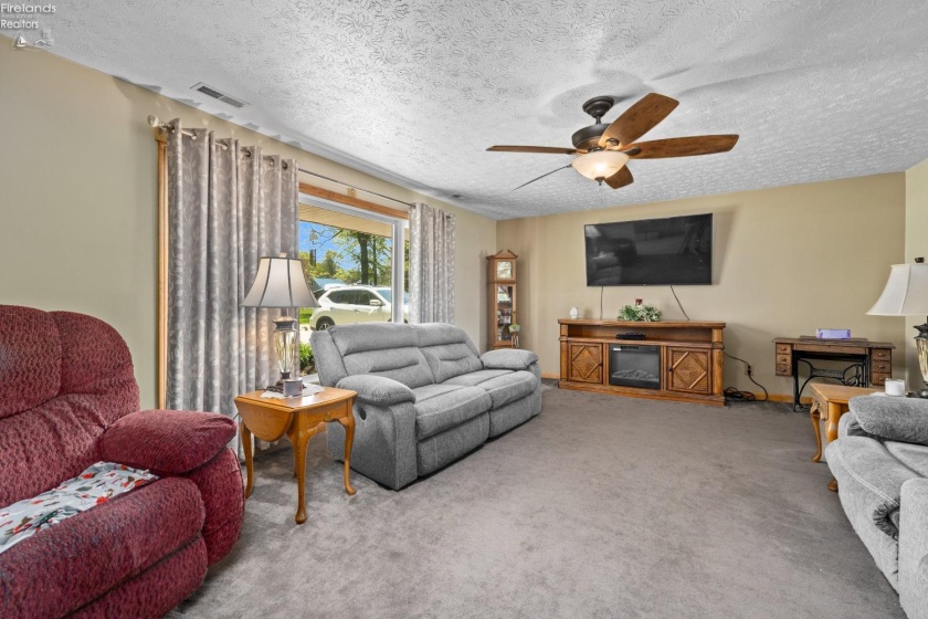 10519 Darrow Road, Vermilion, 44089, 4 Bedrooms Bedrooms, ,2 BathroomsBathrooms,Residential,For Sale,Darrow,20251652