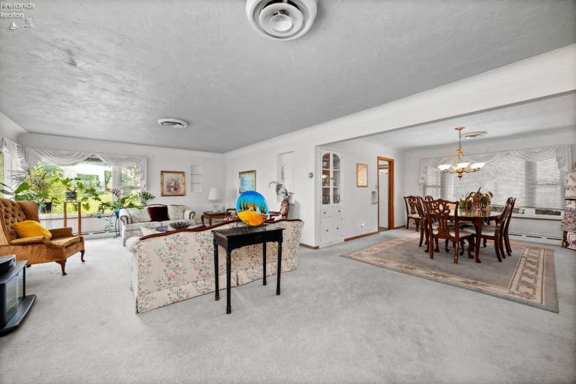 9903 Edgewater Dr., Cleveland, 44102, 4 Bedrooms Bedrooms, ,3 BathroomsBathrooms,Residential,For Sale,Edgewater Dr.,20251664
