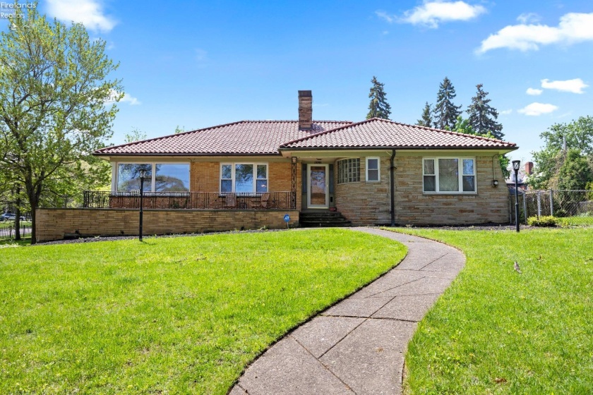 9903 Edgewater Dr., Cleveland, 44102, 4 Bedrooms Bedrooms, ,3 BathroomsBathrooms,Residential,For Sale,Edgewater Dr.,20251664