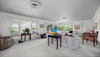 9903 Edgewater Dr., Cleveland, 44102, 4 Bedrooms Bedrooms, ,3 BathroomsBathrooms,Residential,For Sale,Edgewater Dr.,20251664