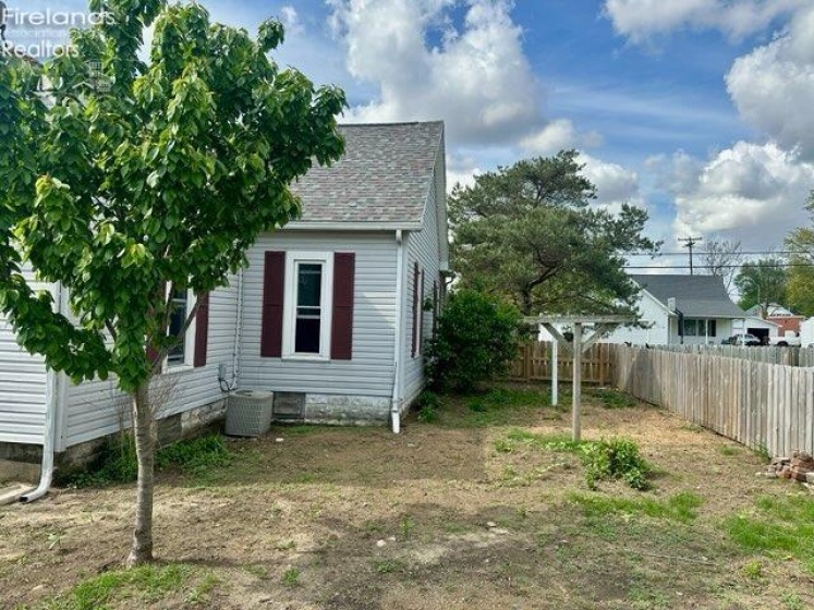 109 South Street, Wayne, 43466, 3 Bedrooms Bedrooms, ,1 BathroomBathrooms,Residential,For Sale,South,20251682