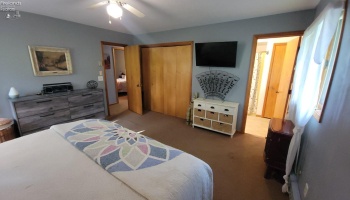 Owner's suite with large closet