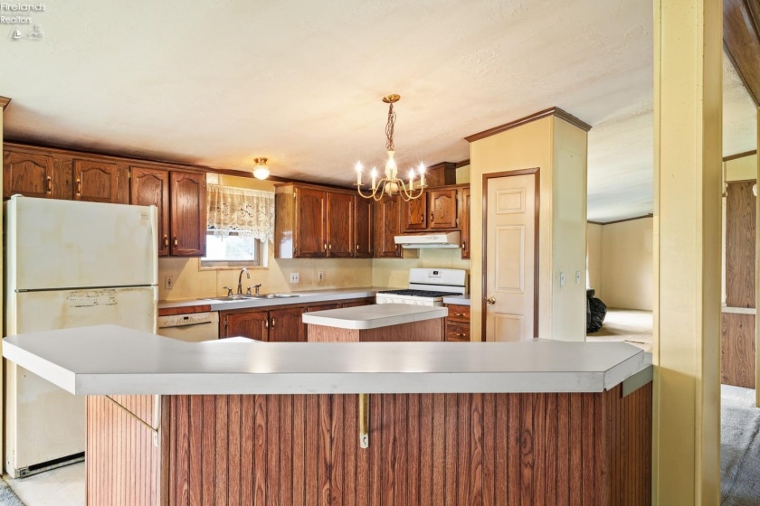 412 Spring Crest Drive, Marblehead, 43440, 3 Bedrooms Bedrooms, ,2 BathroomsBathrooms,Residential,For Sale,Spring Crest,20251679