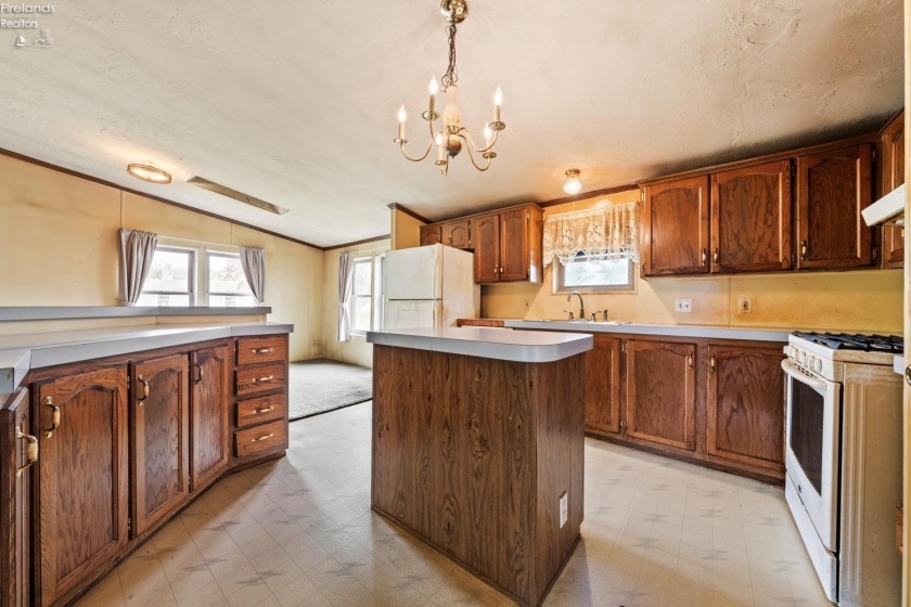 412 Spring Crest Drive, Marblehead, 43440, 3 Bedrooms Bedrooms, ,2 BathroomsBathrooms,Residential,For Sale,Spring Crest,20251679