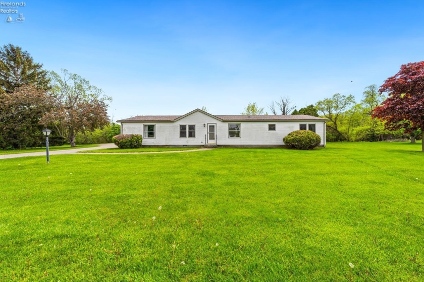 412 Spring Crest Drive, Marblehead, 43440, 3 Bedrooms Bedrooms, ,2 BathroomsBathrooms,Residential,For Sale,Spring Crest,20251679