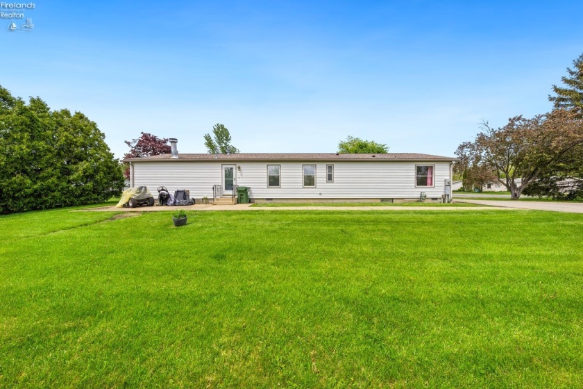 412 Spring Crest Drive, Marblehead, 43440, 3 Bedrooms Bedrooms, ,2 BathroomsBathrooms,Residential,For Sale,Spring Crest,20251679