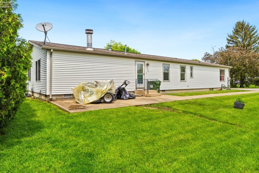 412 Spring Crest Drive, Marblehead, 43440, 3 Bedrooms Bedrooms, ,2 BathroomsBathrooms,Residential,For Sale,Spring Crest,20251679