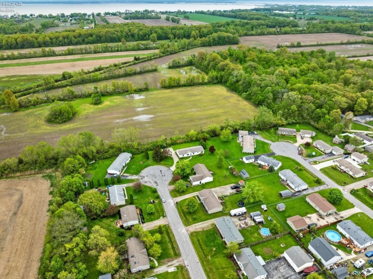 412 Spring Crest Drive, Marblehead, 43440, 3 Bedrooms Bedrooms, ,2 BathroomsBathrooms,Residential,For Sale,Spring Crest,20251679