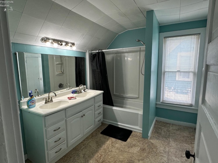 515 Osborne Street, Sandusky, 44870, 3 Bedrooms Bedrooms, ,2 BathroomsBathrooms,Residential,For Sale,Osborne,20251688