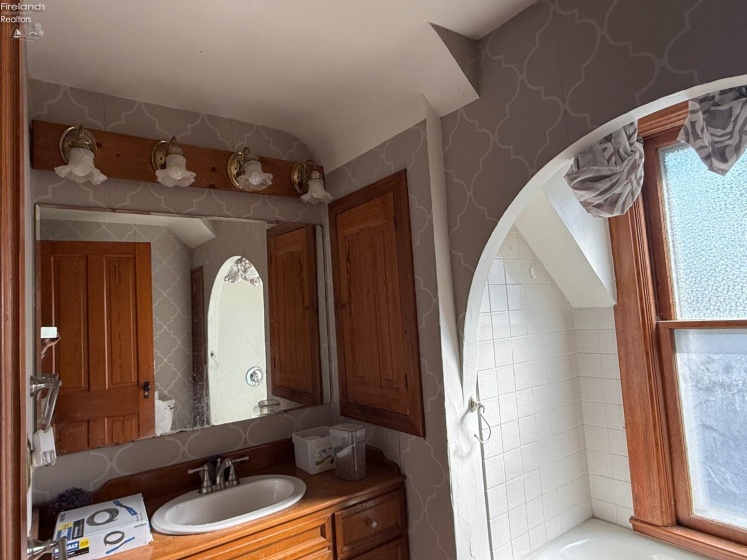 1023 Buckland Avenue, Fremont, 43420, 3 Bedrooms Bedrooms, ,2 BathroomsBathrooms,Residential,For Sale,Buckland,20251695