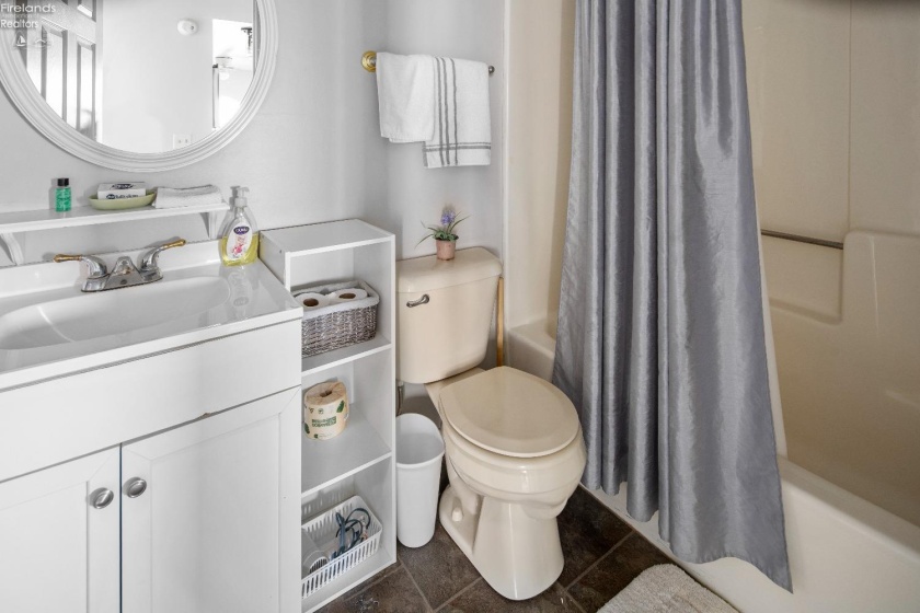 264 Clinton Reef Drive, Port Clinton, 43452, 1 Bedroom Bedrooms, ,1 BathroomBathrooms,Residential,For Sale,Clinton Reef,20251654