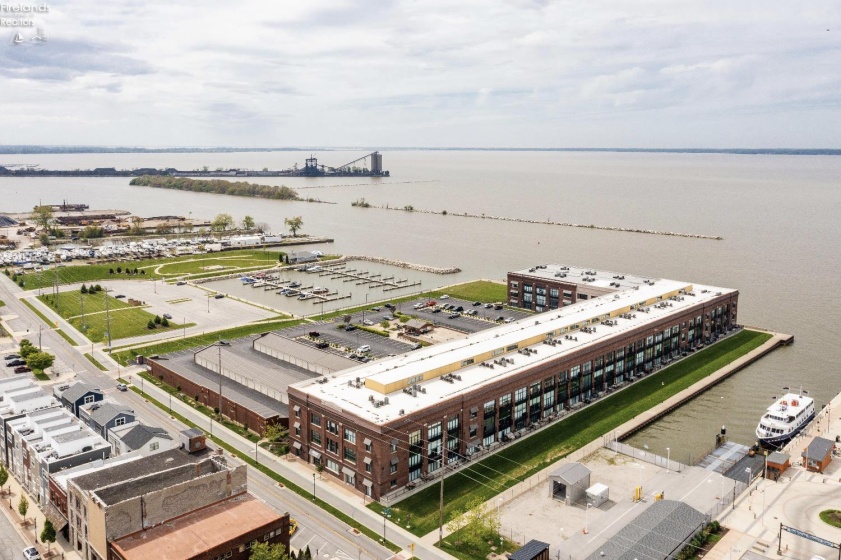401 Shoreline Drive, Sandusky, 44870, 3 Bedrooms Bedrooms, ,3 BathroomsBathrooms,Residential,For Sale,Shoreline,20251666
