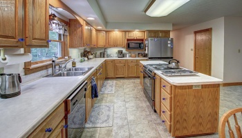 914 Wood Glen Court, Norwalk, 44857, 4 Bedrooms Bedrooms, ,4 BathroomsBathrooms,Residential,For Sale,Wood Glen,20251750 914 Wood Glen Court, Norwalk, 44857, 4 Bedrooms Bedrooms, ,4 BathroomsBathrooms,Residential,For Sale,Wood Glen,20251750