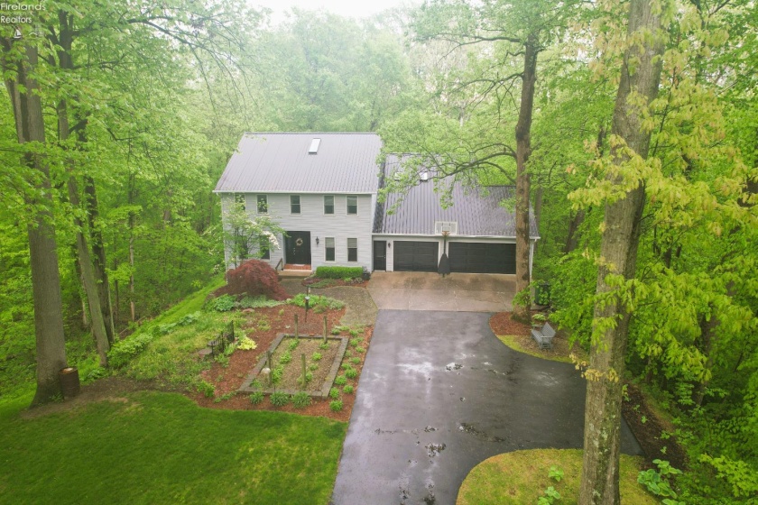 914 Wood Glen Court, Norwalk, 44857, 4 Bedrooms Bedrooms, ,4 BathroomsBathrooms,Residential,For Sale,Wood Glen,20251750