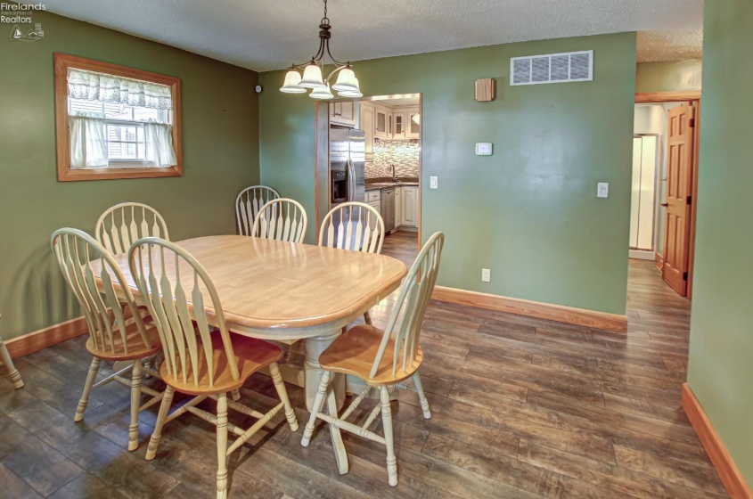 5475 Mabel Drive, Port Clinton, 43452, 7 Bedrooms Bedrooms, ,5 BathroomsBathrooms,Residential,For Sale,Mabel,20251778