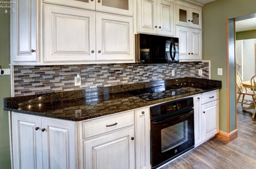 5475 Mabel Drive, Port Clinton, 43452, 7 Bedrooms Bedrooms, ,5 BathroomsBathrooms,Residential,For Sale,Mabel,20251778