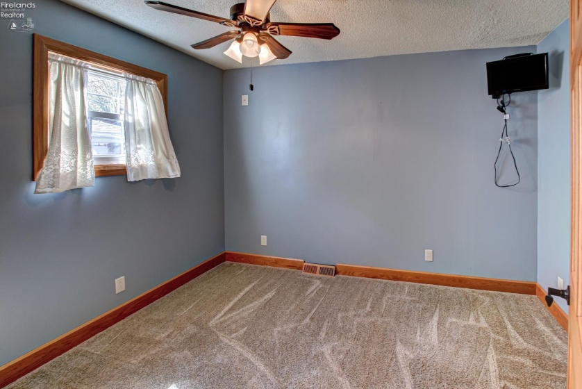 5475 Mabel Drive, Port Clinton, 43452, 7 Bedrooms Bedrooms, ,5 BathroomsBathrooms,Residential,For Sale,Mabel,20251778