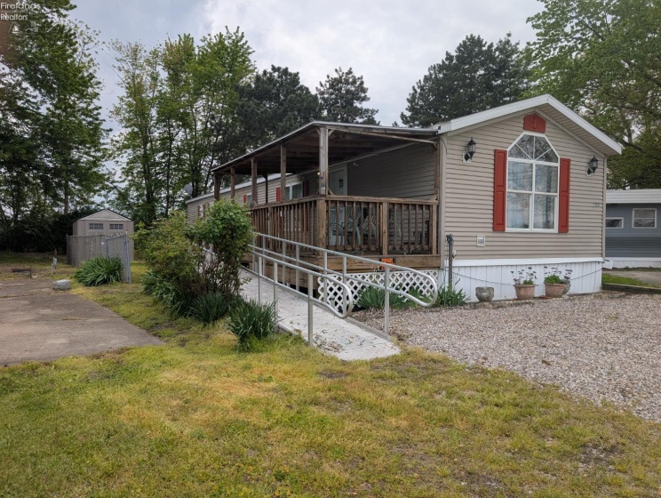 2614 Tiffin Avenue, Sandusky, 44870, 2 Bedrooms Bedrooms, ,2 BathroomsBathrooms,Residential,For Sale,Tiffin,20251741