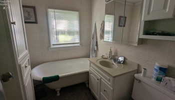 414 Short Street, Port Clinton, 43452, 2 Bedrooms Bedrooms, ,1 BathroomBathrooms,Residential,For Sale,Short,20251788