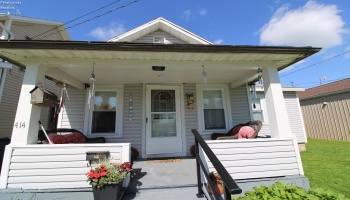 414 Short Street, Port Clinton, 43452, 2 Bedrooms Bedrooms, ,1 BathroomBathrooms,Residential,For Sale,Short,20251788