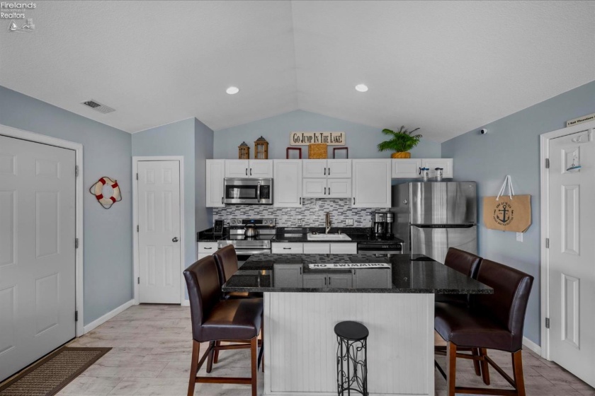 7 Schooner Point Drive, Port Clinton, 43452, 3 Bedrooms Bedrooms, ,2 BathroomsBathrooms,Residential,For Sale,Schooner Point,20251791
