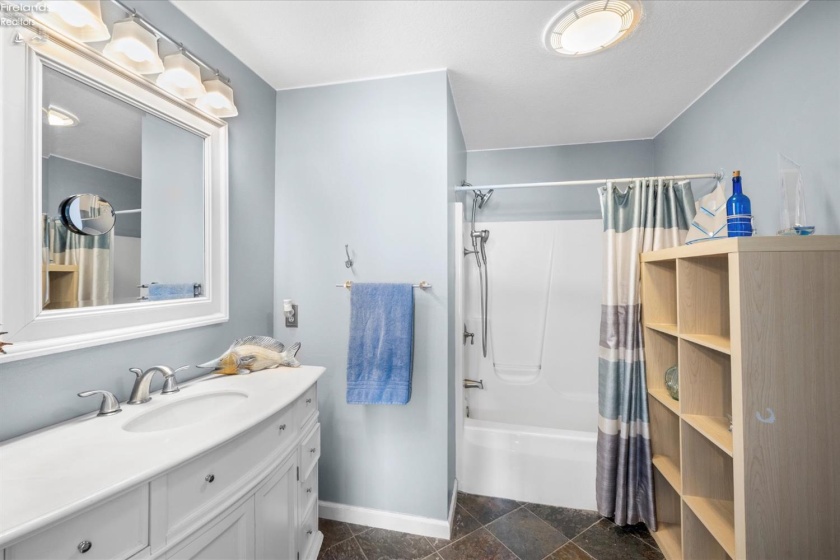 7 Schooner Point Drive, Port Clinton, 43452, 3 Bedrooms Bedrooms, ,2 BathroomsBathrooms,Residential,For Sale,Schooner Point,20251791