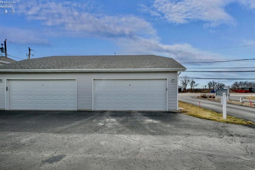 7 Schooner Point Drive, Port Clinton, 43452, 3 Bedrooms Bedrooms, ,2 BathroomsBathrooms,Residential,For Sale,Schooner Point,20251791