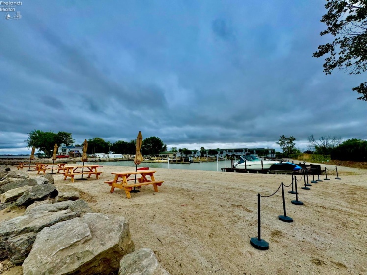 7 Schooner Point Drive, Port Clinton, 43452, 3 Bedrooms Bedrooms, ,2 BathroomsBathrooms,Residential,For Sale,Schooner Point,20251791