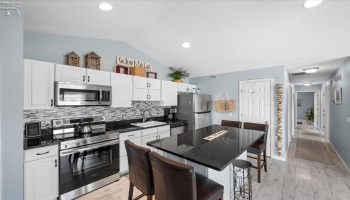 7 Schooner Point Drive, Port Clinton, 43452, 3 Bedrooms Bedrooms, ,2 BathroomsBathrooms,Residential,For Sale,Schooner Point,20251791