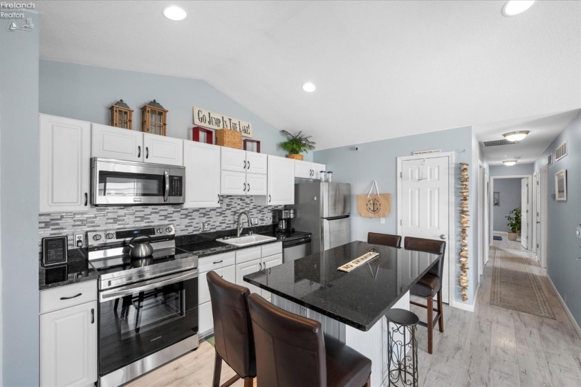 7 Schooner Point Drive, Port Clinton, 43452, 3 Bedrooms Bedrooms, ,2 BathroomsBathrooms,Residential,For Sale,Schooner Point,20251791