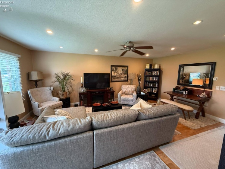 1405 McKinley Street, Sandusky, 44870, 2 Bedrooms Bedrooms, ,2 BathroomsBathrooms,Residential,For Sale,McKinley,20251776