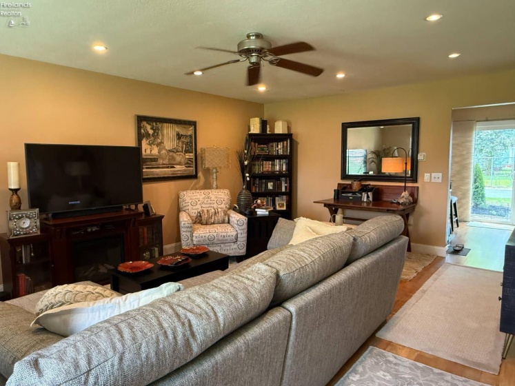 1405 McKinley Street, Sandusky, 44870, 2 Bedrooms Bedrooms, ,2 BathroomsBathrooms,Residential,For Sale,McKinley,20251776