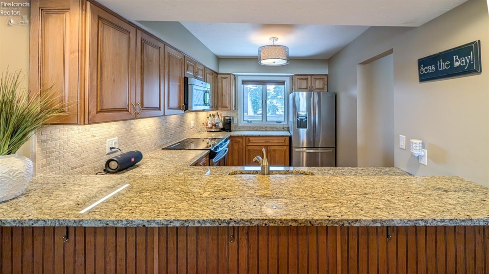 3088 Marina View Drive, Port Clinton, 43452, 2 Bedrooms Bedrooms, ,2 BathroomsBathrooms,Residential,For Sale,Marina View,20251774