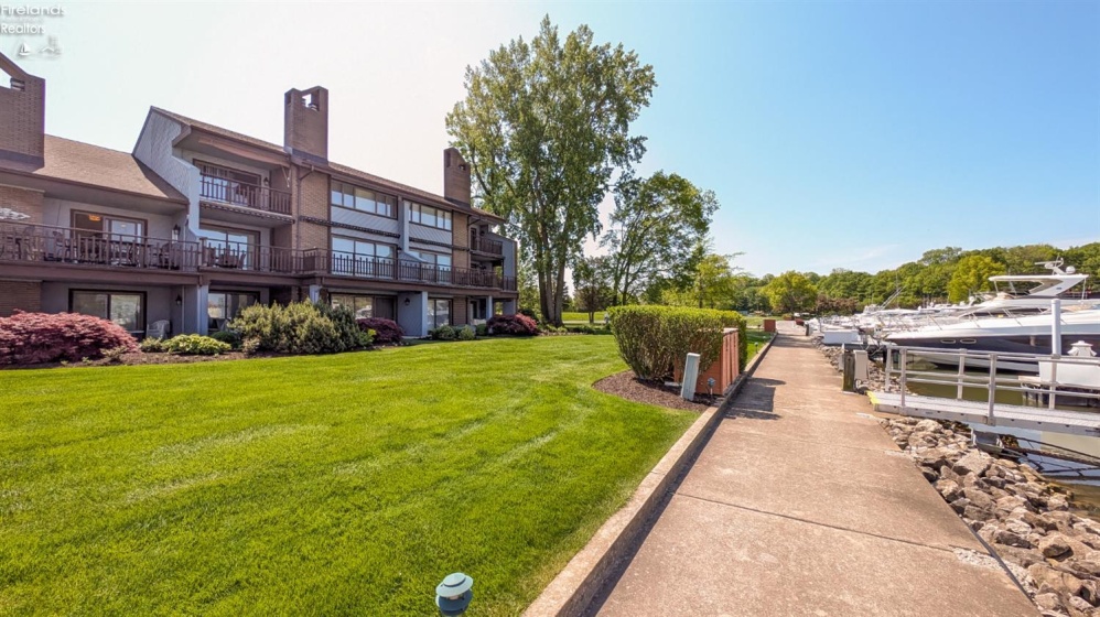 3088 Marina View Drive, Port Clinton, 43452, 2 Bedrooms Bedrooms, ,2 BathroomsBathrooms,Residential,For Sale,Marina View,20251774