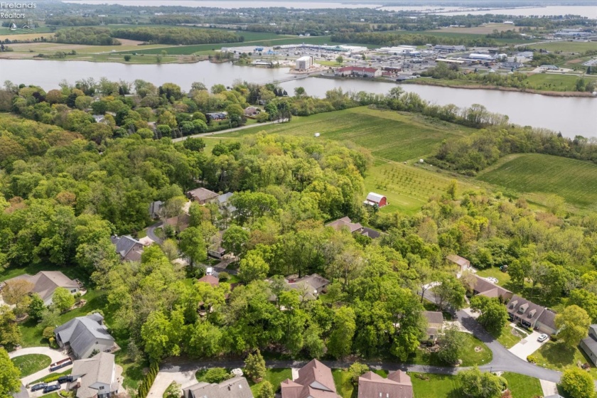 3535 High Point Lane, Port Clinton, 43452, 3 Bedrooms Bedrooms, ,3 BathroomsBathrooms,Residential,For Sale,High Point,20251604