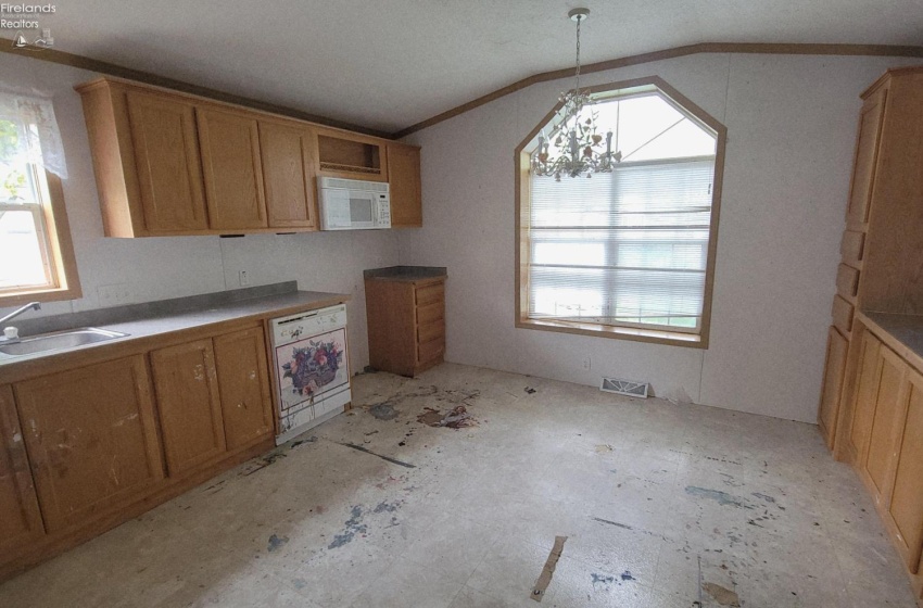 164 Morningside Drive, Port Clinton, 43452, 2 Bedrooms Bedrooms, ,2 BathroomsBathrooms,Residential,For Sale,Morningside,20251810