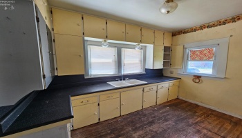 202 Duane Street, Clyde, 43410, 3 Bedrooms Bedrooms, ,1 BathroomBathrooms,Residential,For Sale,Duane,20251797 202 Duane Street, Clyde, 43410, 3 Bedrooms Bedrooms, ,1 BathroomBathrooms,Residential,For Sale,Duane,20251797