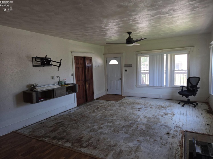 91 1st Avenue, Tiffin, 44883, 6 Bedrooms Bedrooms, ,2 BathroomsBathrooms,Residential,For Sale,1st,20251678