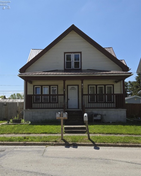91 1st Avenue, Tiffin, 44883, 6 Bedrooms Bedrooms, ,2 BathroomsBathrooms,Residential,For Sale,1st,20251678