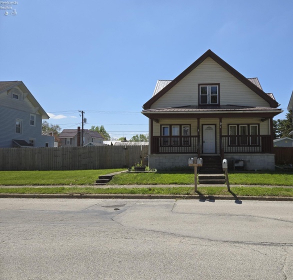 91 1st Avenue, Tiffin, 44883, 6 Bedrooms Bedrooms, ,2 BathroomsBathrooms,Residential,For Sale,1st,20251678